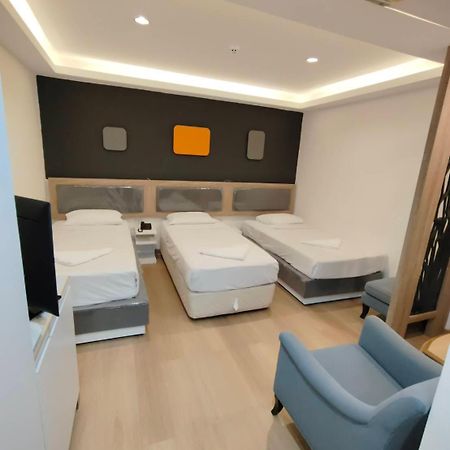 Royal Garden Home Hotel Bangkok Exterior foto