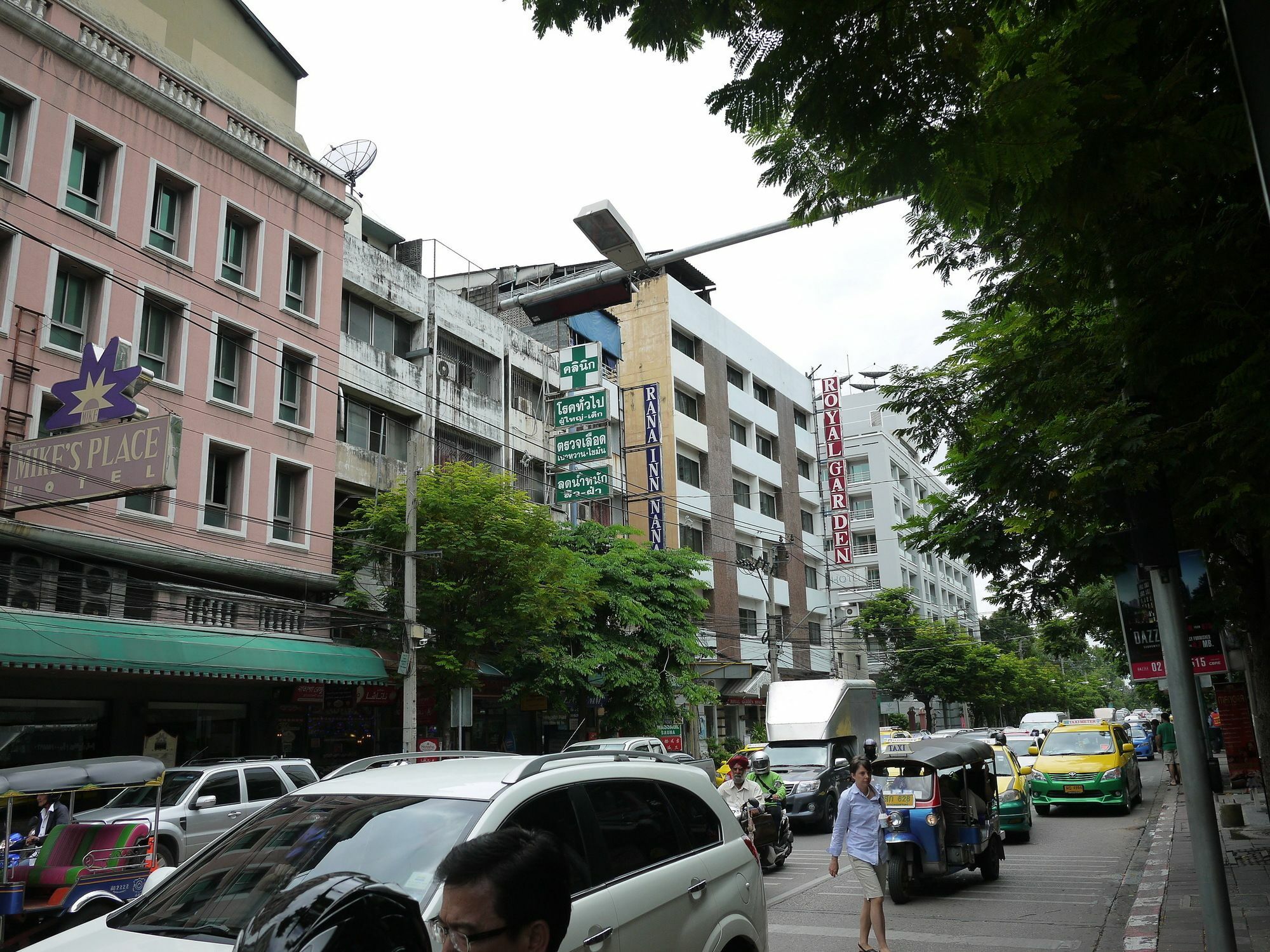 Royal Garden Home Hotel Bangkok Exterior foto